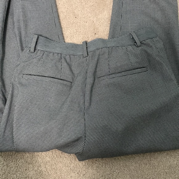 Uniqlo women’s grey houndstooth ankle length pants - Picture 2 of 3